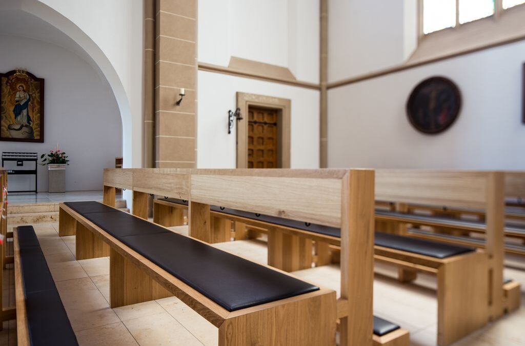 St. Jakobus, Ennigerloh: Erstellung neuer Kirchenbänke